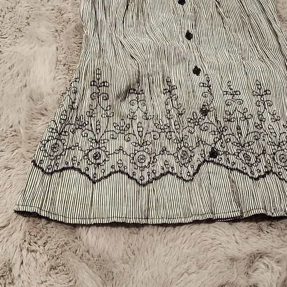 Collared Shirt - Picture 3 of 4